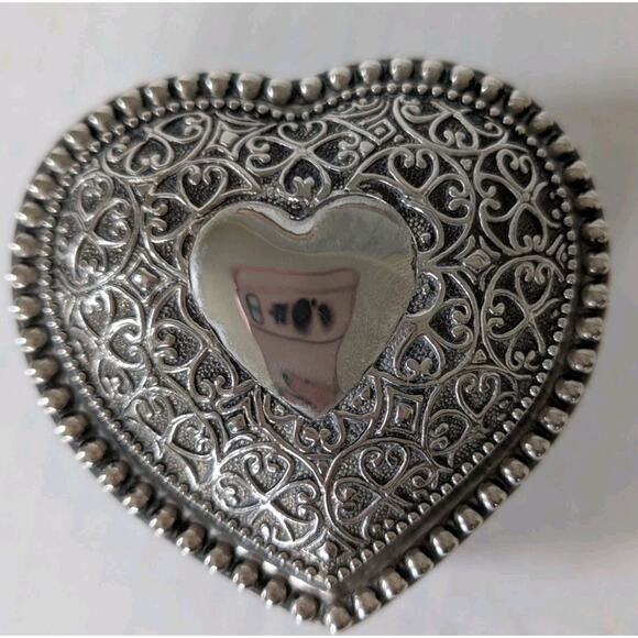 Vintage Filigree Silver Tone Metal Heart Shaped Jewelry Trinket Box Lined Ornate - Picture 6 of 7